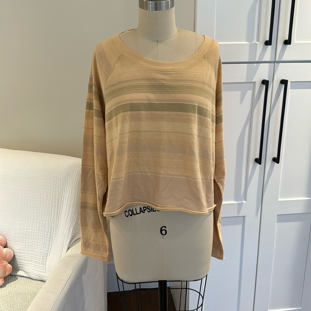 Free people cropped, long-sleeve tee